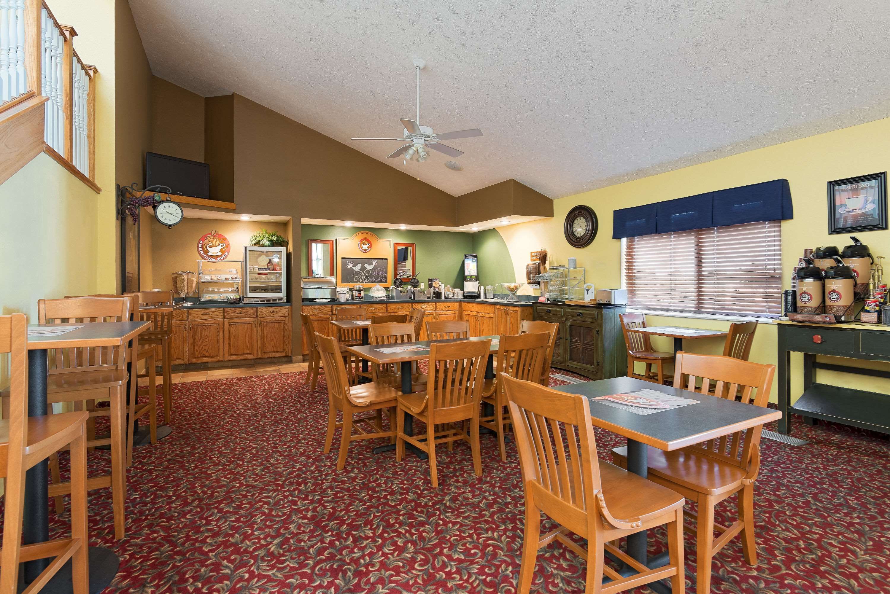 free daily continental breakfast