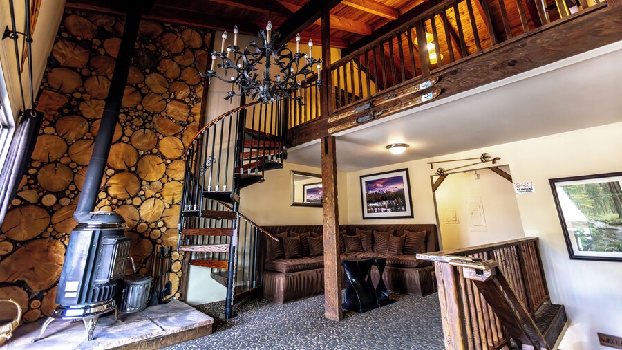 The Mammoth Creek Inn