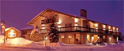 The Mammoth Creek Inn