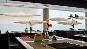 FrĂŒhstĂŒck, Mittagessen und Abendessen