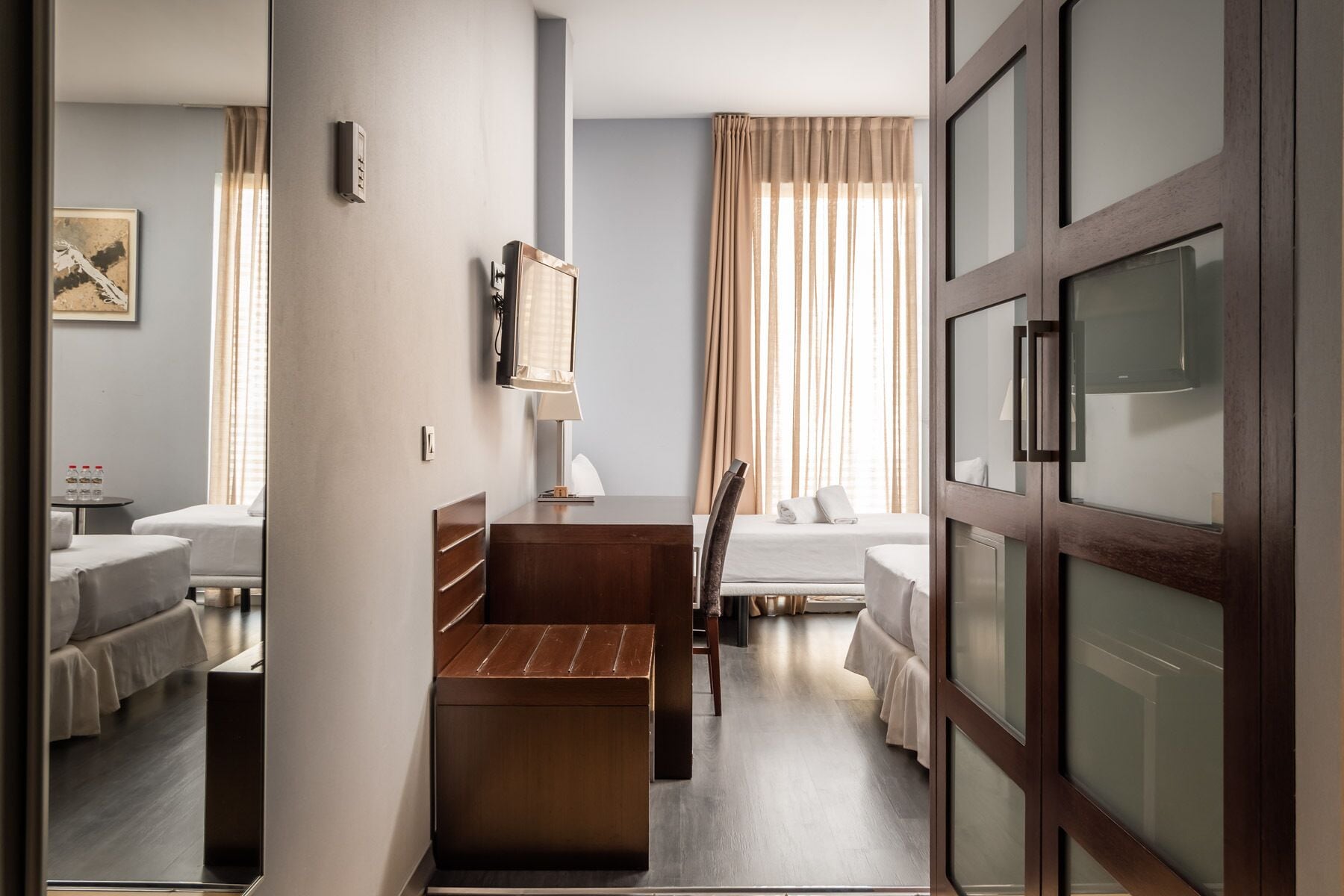 family room | memory-foam beds, minibar, in-room safe, desk