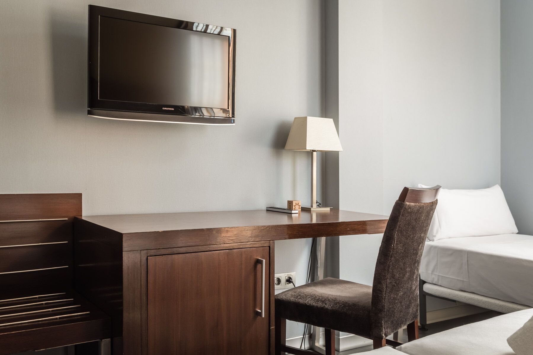 family room | living area | 32-inch lcd tv with digital channels, tv