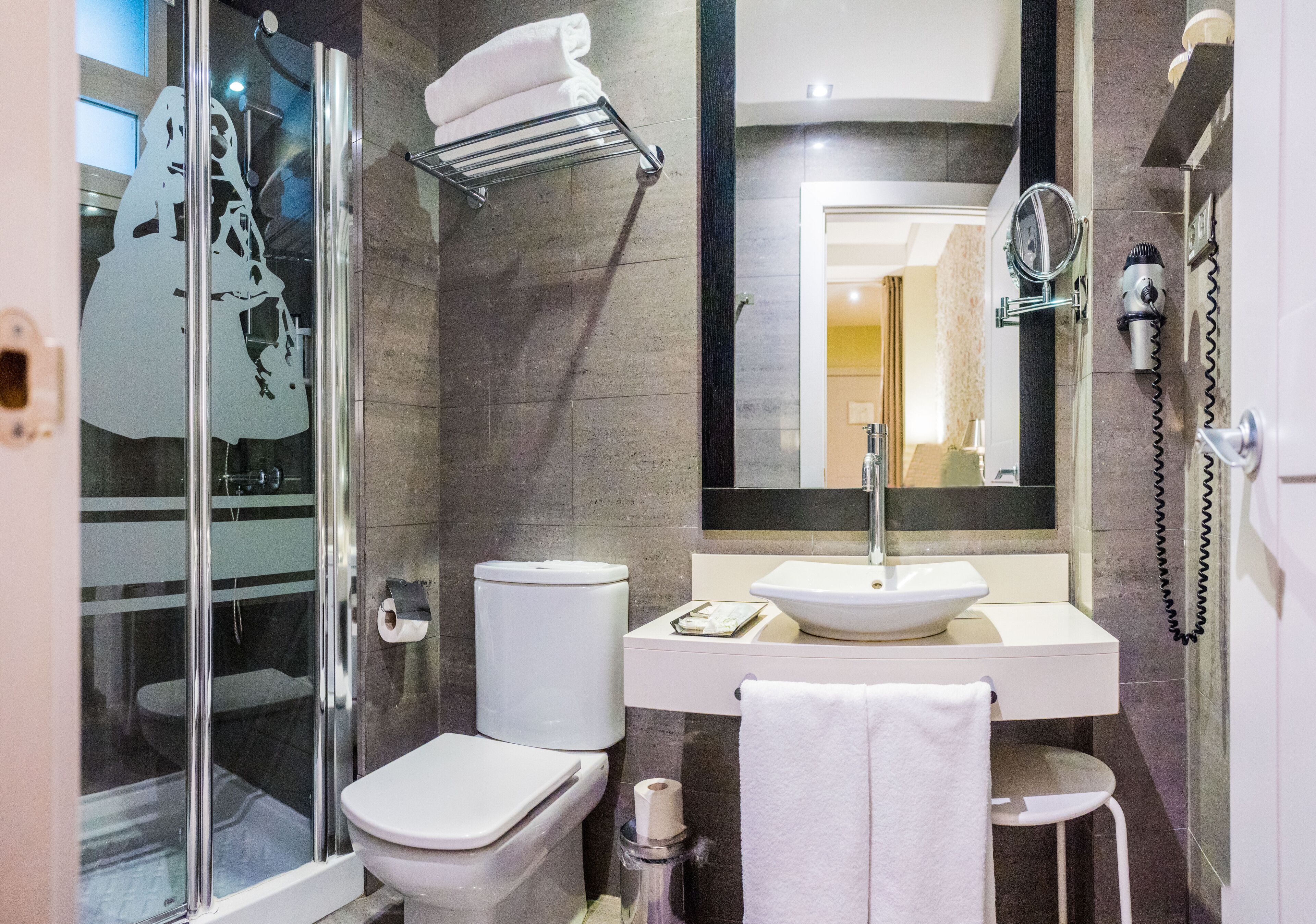 double or twin room | bathroom | free toiletries, hair dryer, bathrobes, slippers