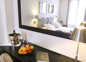 Chambre Double (with extra bed) | Literie de qualité supérieure, minibar, coffres-forts dans les chambres