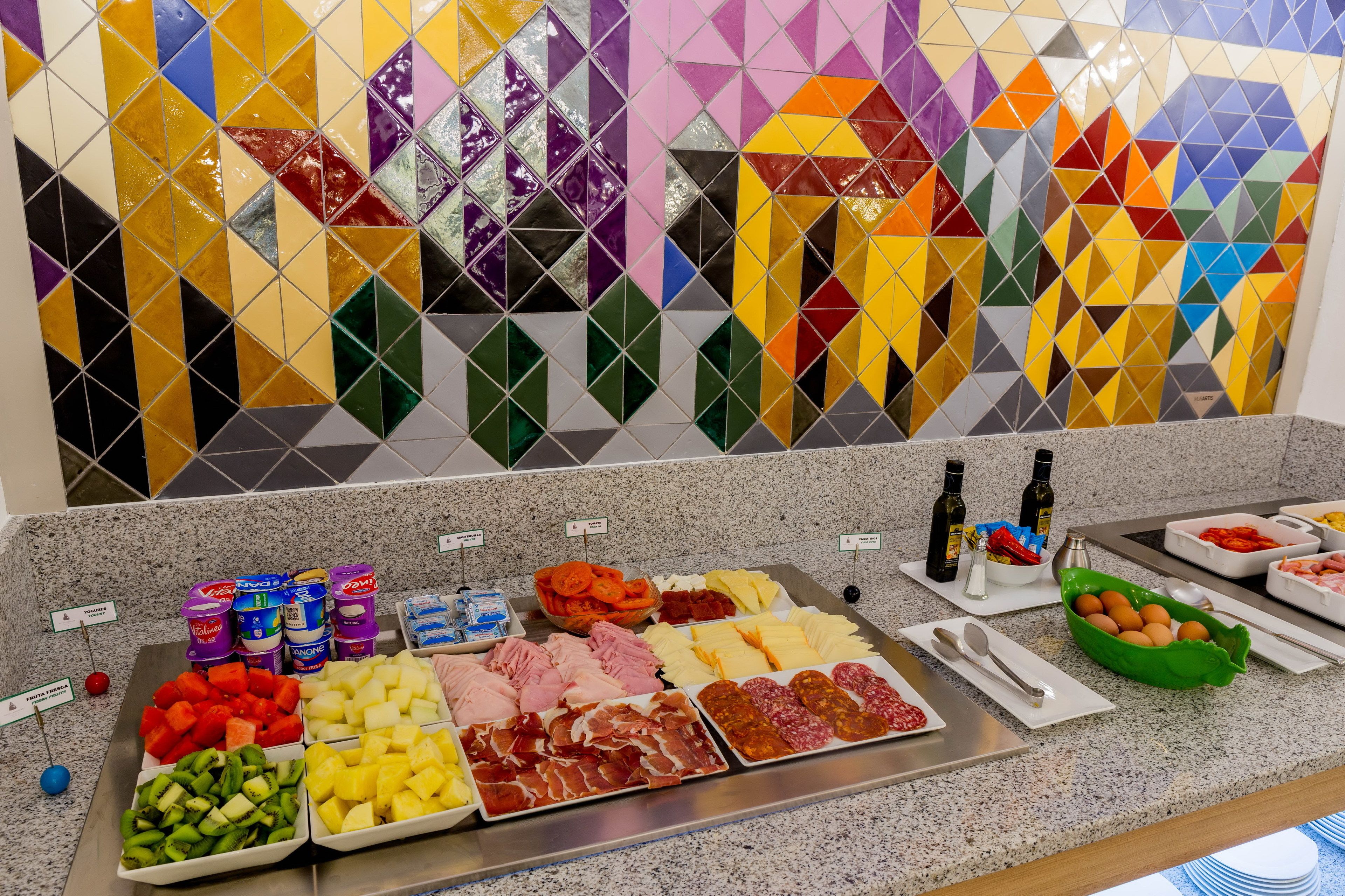 Colazione a buffet a pagamento, servita tutte le mattine 