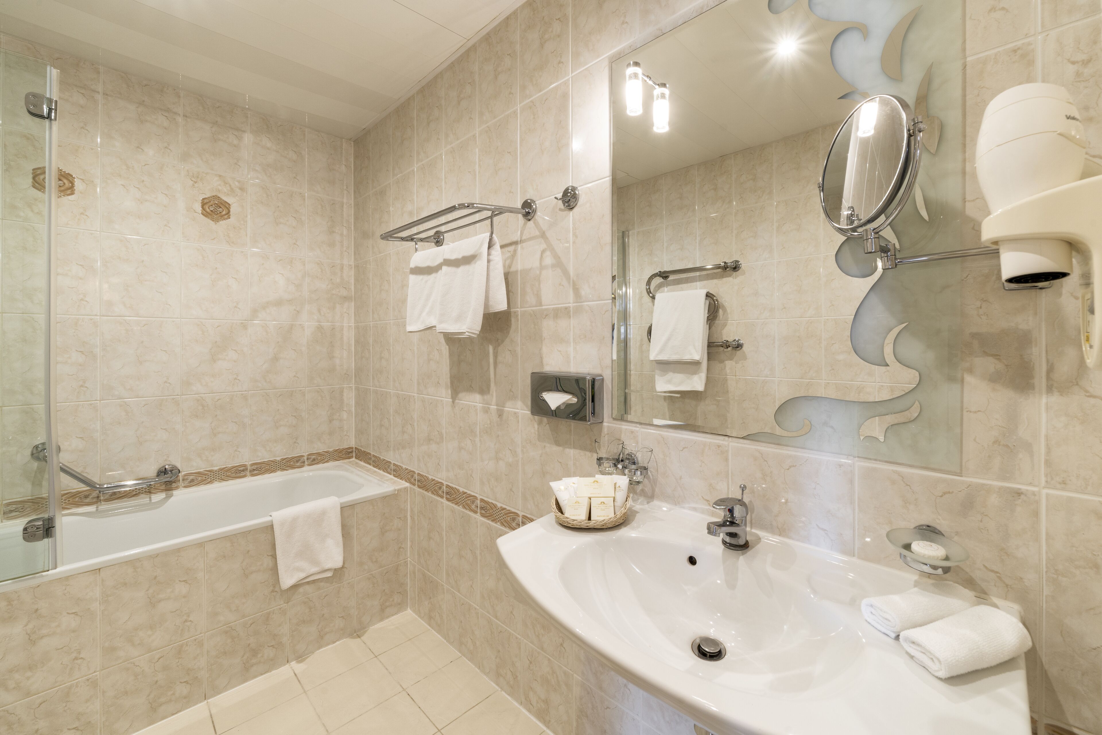 baltic suite | bathroom | combined shower/bathtub, deep-soaking bathtub, free toiletries