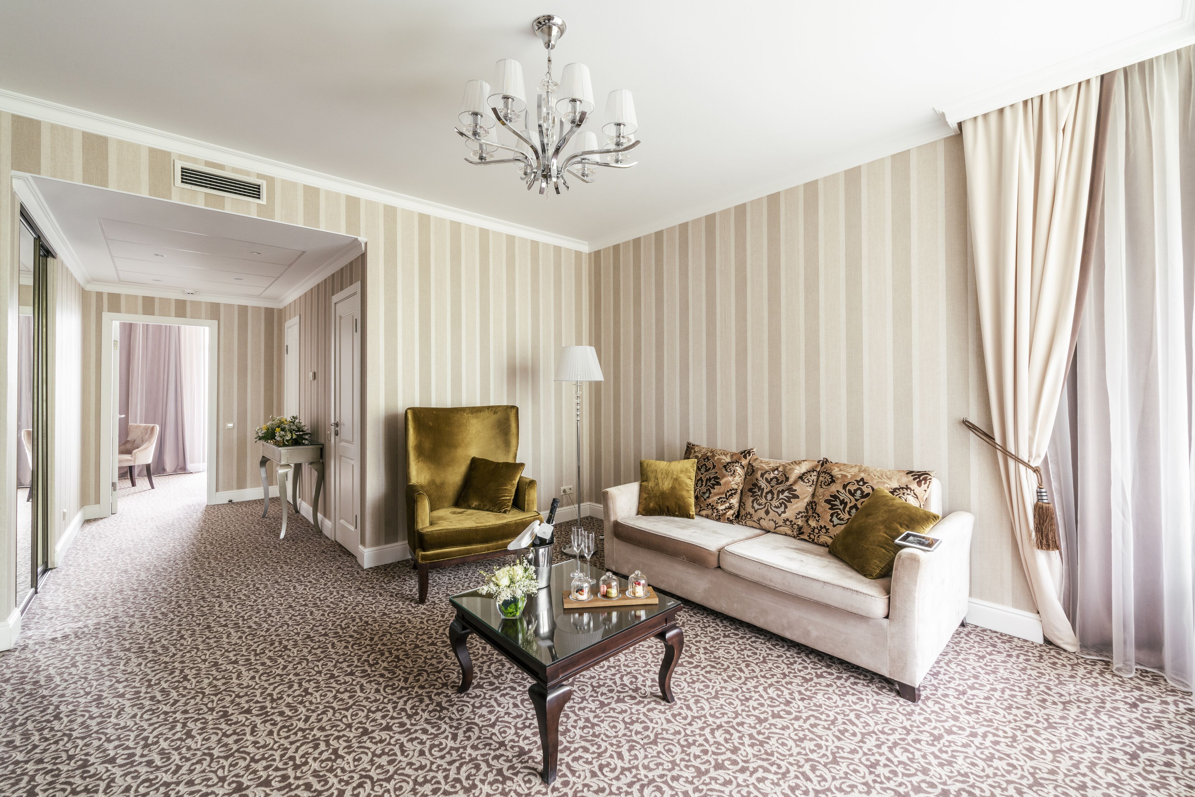 family room | living room | 32-inch flat-screen tv with satellite channels, tv