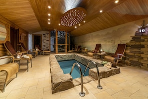 Couples treatment rooms, sauna, hot tub, steam room, Turkish bath