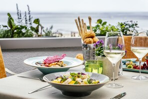 4 restaurants, breakfast, lunch, dinner served; Modern European cuisine - Baltic Beach Hotel & SPA (Jurmala)