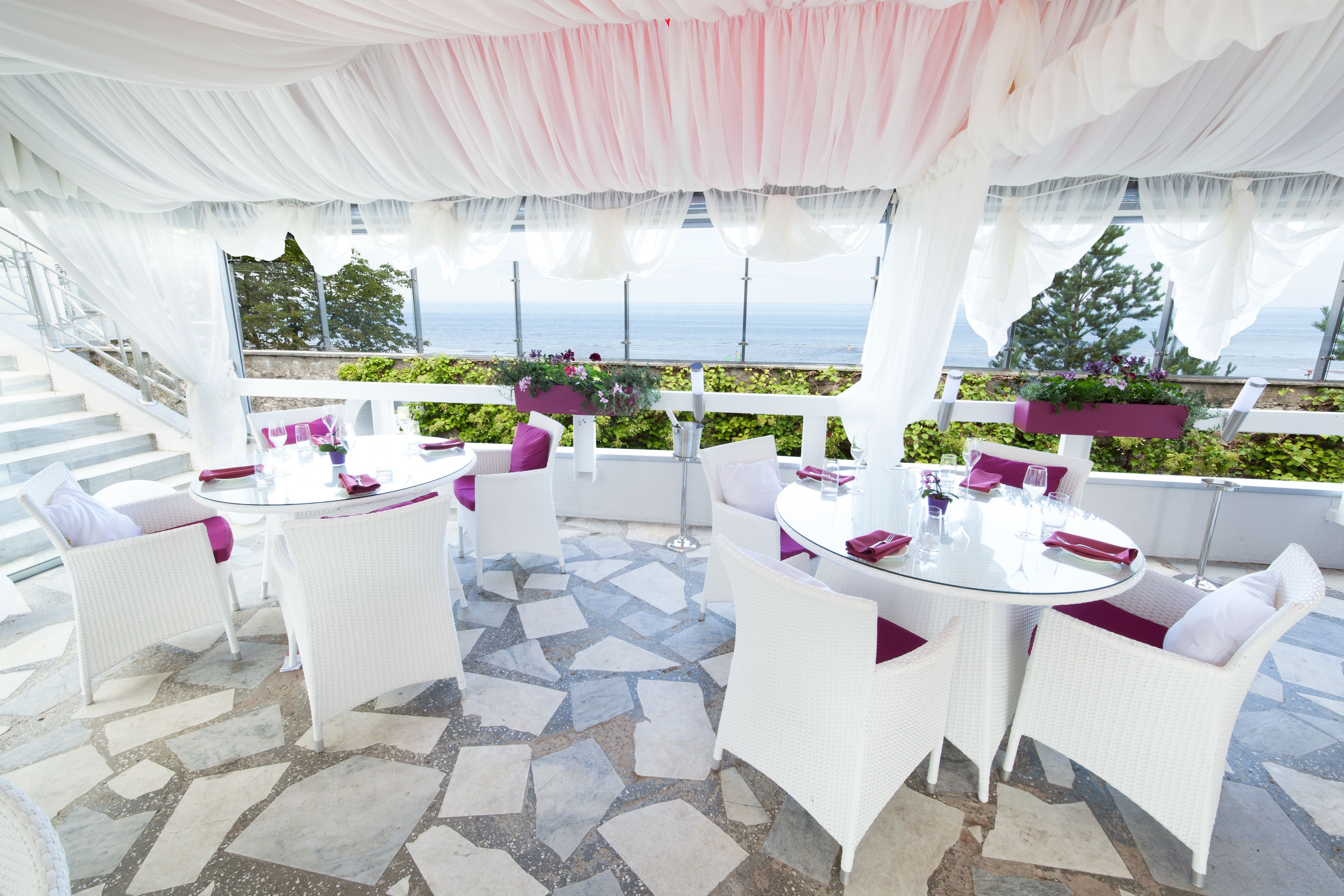 المنشأة من الخارج