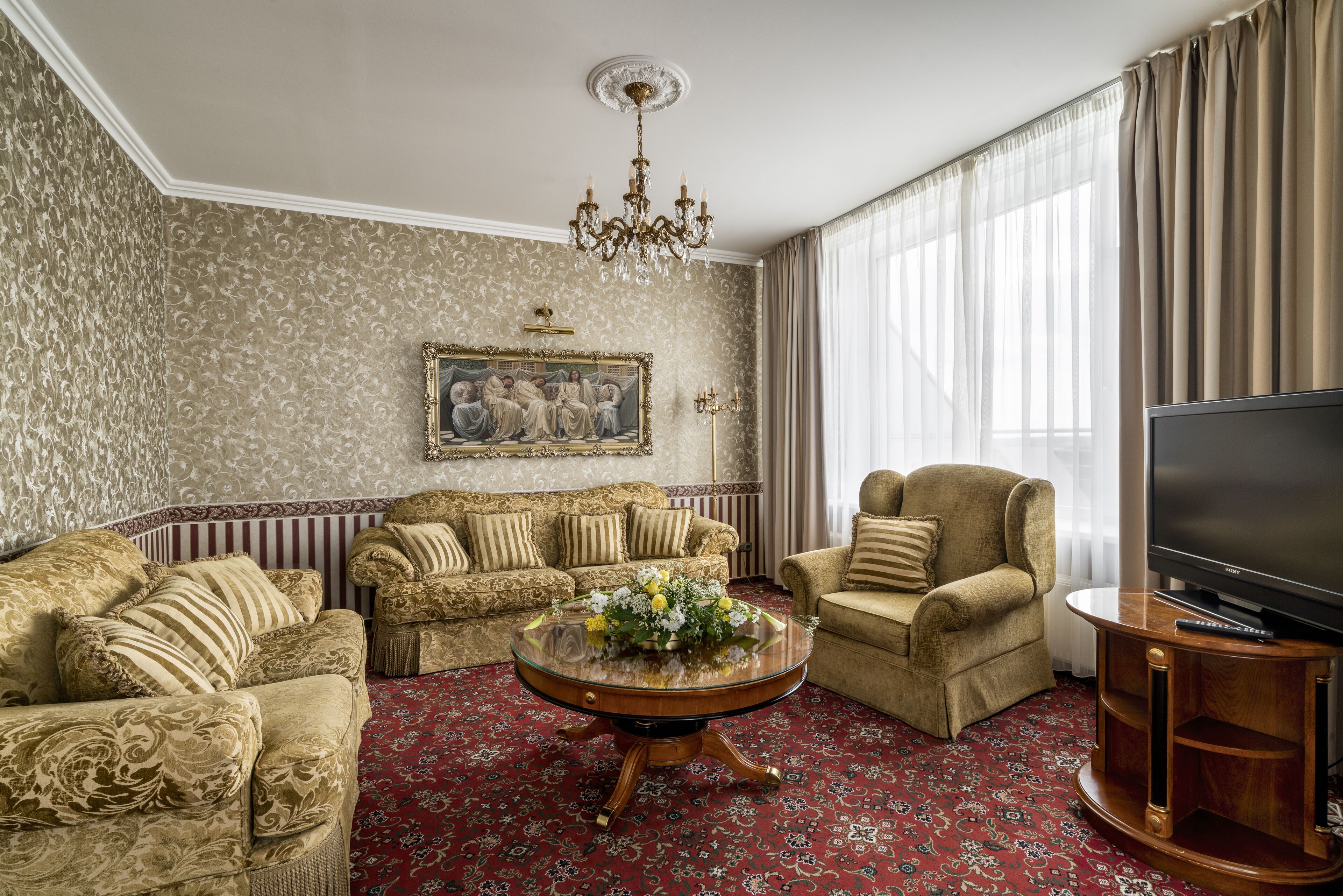 presidential suite | living room | 32-inch flat-screen tv with satellite channels, tv