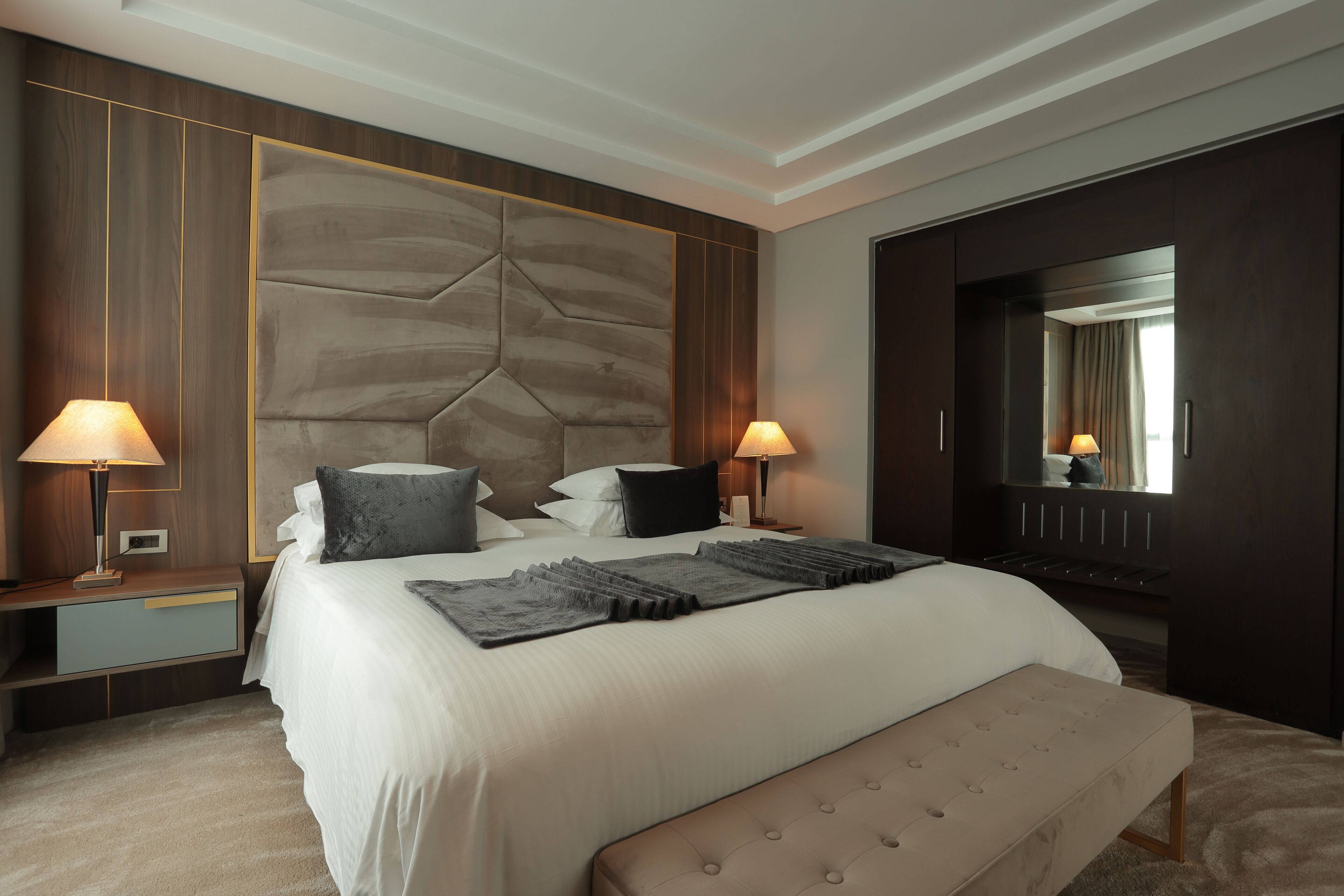 signature suite | egyptian cotton sheets, premium bedding, minibar, in-room safe