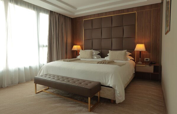Signature Suite | 1 bedroom, Egyptian cotton sheets, premium bedding, minibar