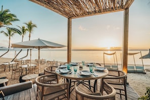 3 restaurants; breakfast, lunch, and dinner served - Sugar Beach Mauritius (Flic-en-Flac)