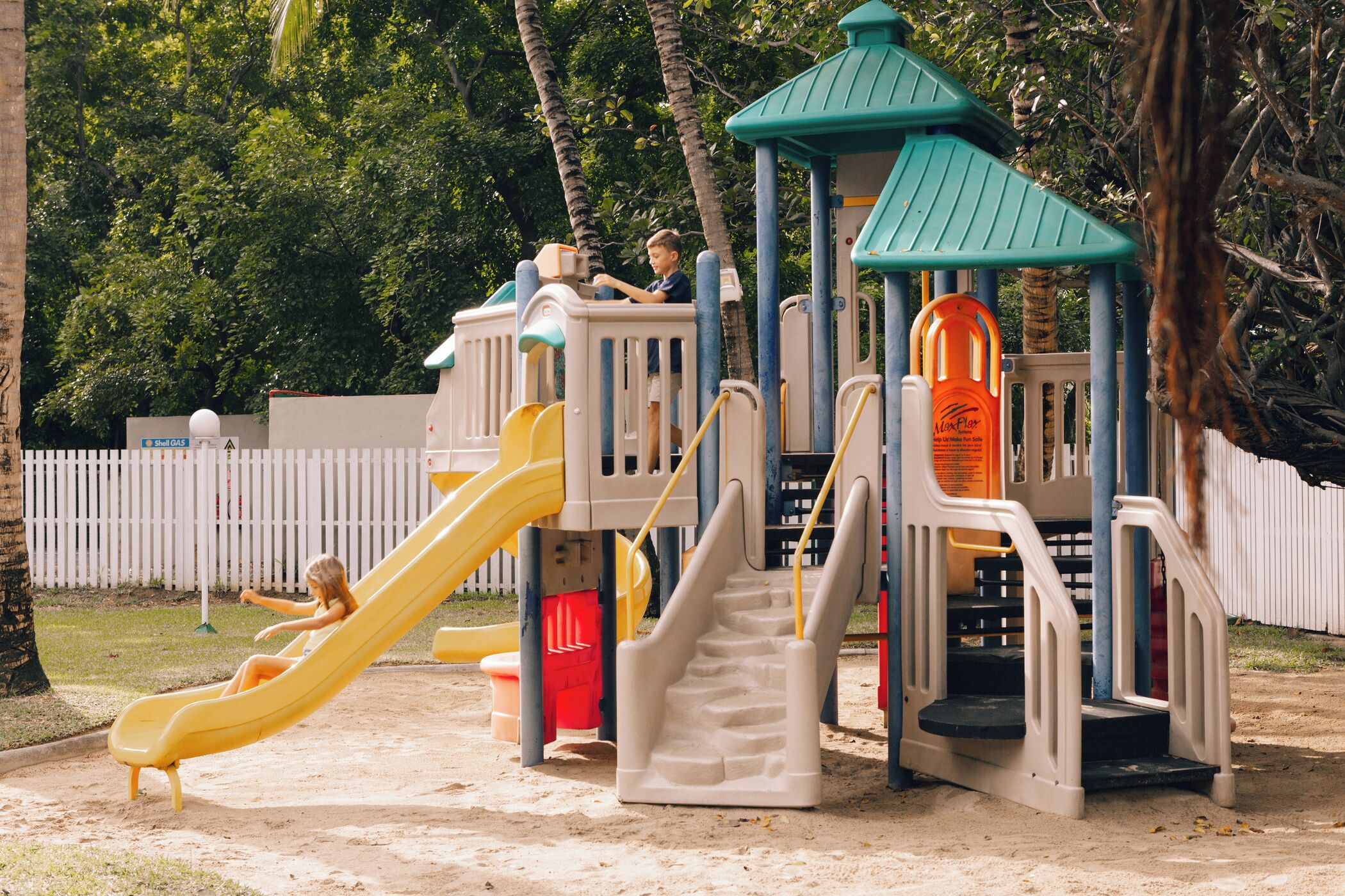 children’s play area – outdoor
