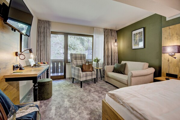 Comfort-Doppelzimmer, 1 Schlafzimmer | Zimmersafe, Schreibtisch, laptopgeeigneter Arbeitsplatz