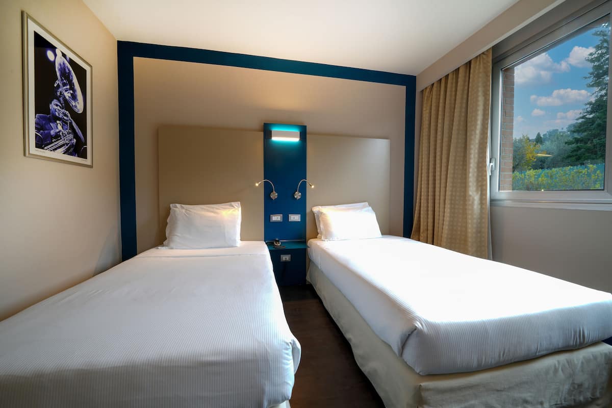 1 bedroom, in-room safe, individually decorated, desk