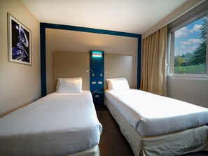 In-room safe, individually decorated, desk, blackout drapes - La Meridiana Bleisure Hotel (Perugia)