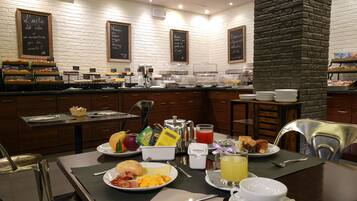 Free daily buffet breakfast
