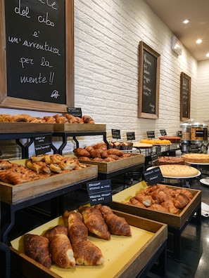 Free daily buffet breakfast