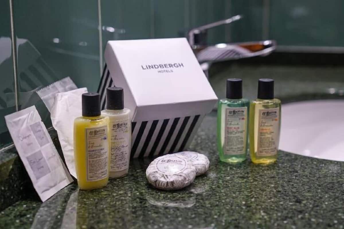 Bathroom amenities