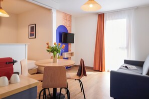Studio, 1 Double Bed with Sofa bed | Living area | TV