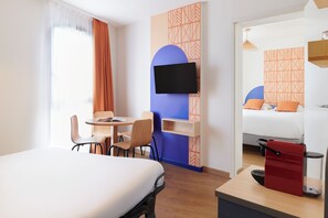 Studio, 1 Double Bed with Sofa bed | Living area | TV - Aparthotel Adagio Access Rennes Centre (Rennes)