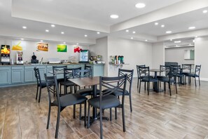 Free daily buffet breakfast - Quality Inn Tahlequa South (Tahlequah)