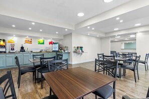 Breakfast area - Quality Inn Tahlequa South (Tahlequah)