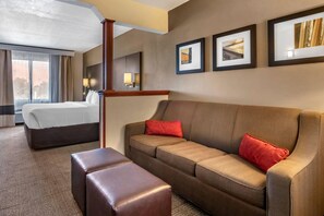 Pillowtop beds, desk, blackout drapes, iron/ironing board - Comfort Suites Fort Pierce I-95 (Fort Pierce)