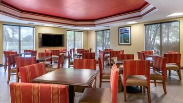 Desayuno bufé gratuito y diario