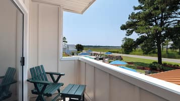 Sengetøy av topp kvalitet, safe på rommet og skrivebord