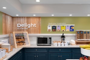 Free daily continental breakfast 