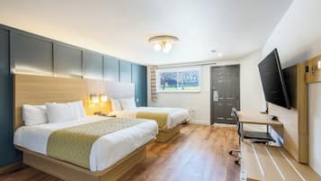 Premium bedding, desk, iron/ironing board, free WiFi