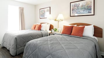Traditional Studio, 2 Queen Beds, Kitchen | Desk, bed sheets