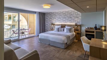 Suite Junior, 1 trĂšs grand lit, non-fumeur (with Sofabed)