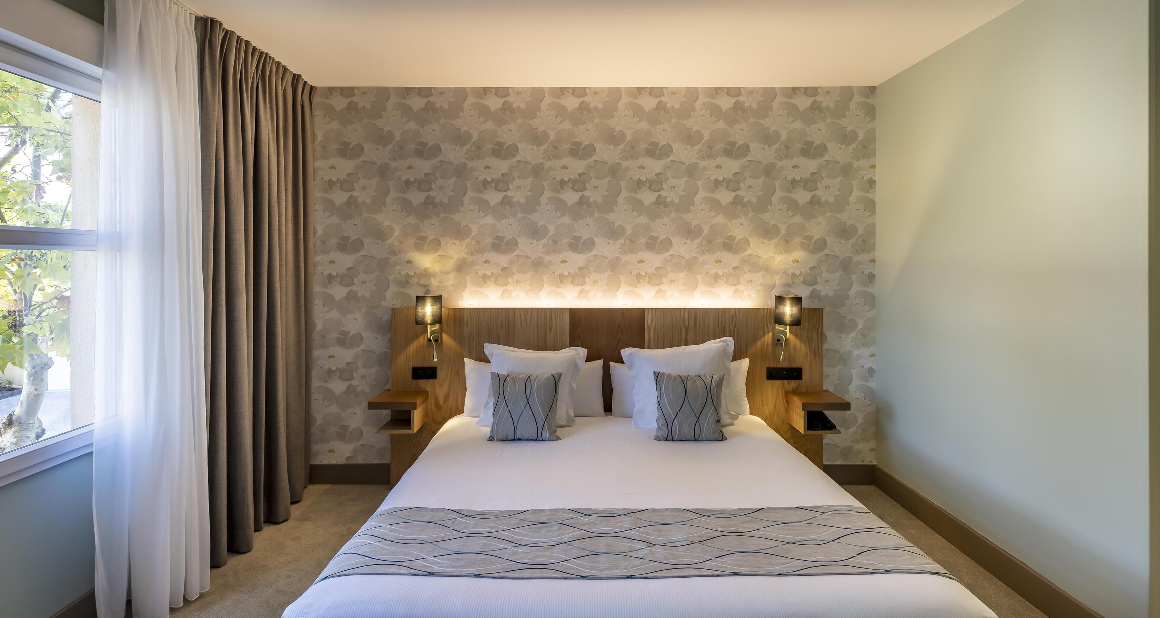 Habitación estándar, 1 cama matrimonial, para no fumadores | Camas con pillow-top y caja de seguridad en la habitación 