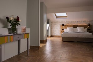 1 bedroom, in-room safe, individually decorated, desk