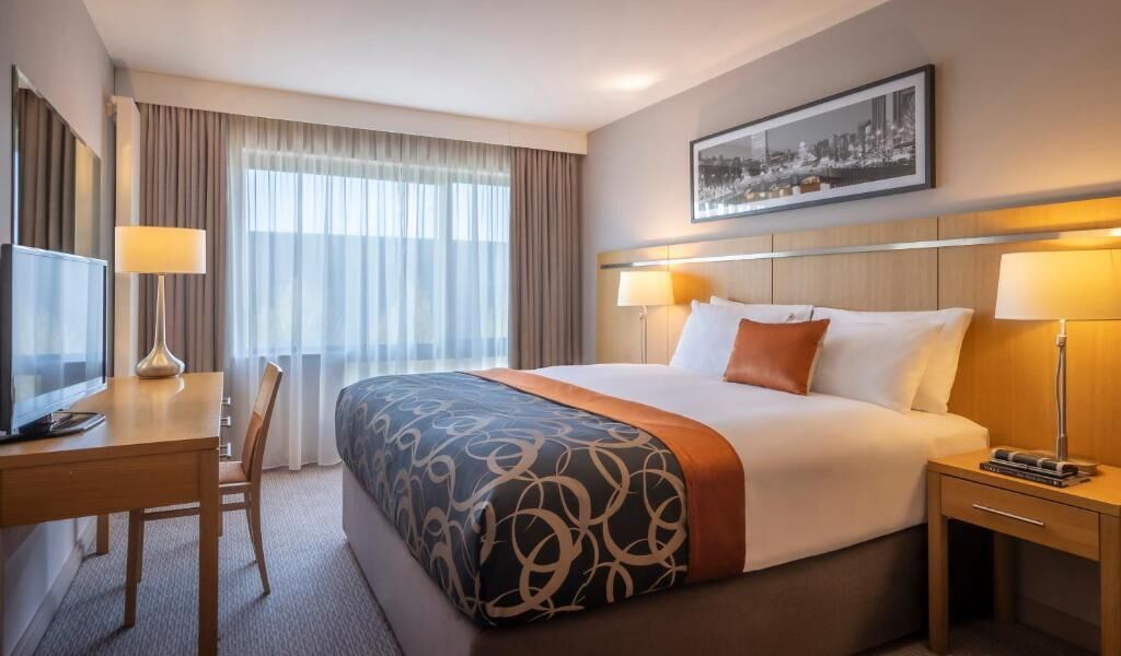 Egyptian cotton sheets, in-room safe, individually decorated