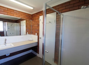 Rom – executive, 1 queensize-seng | Bad | Dusj, toalettartikler (inkludert), hårføner og håndklær