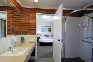 Standard Apartment, 2 Bedrooms, Kitchenette | Bathroom | Shower, free toiletries, hair dryer, towels