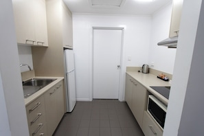 Standard Apartment, 2 Bedrooms, Kitchenette | Private kitchen