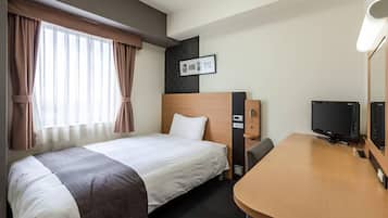 Room, 1 Double Bed, Non Smoking | Desk, blackout curtains, soundproofing, free WiFi