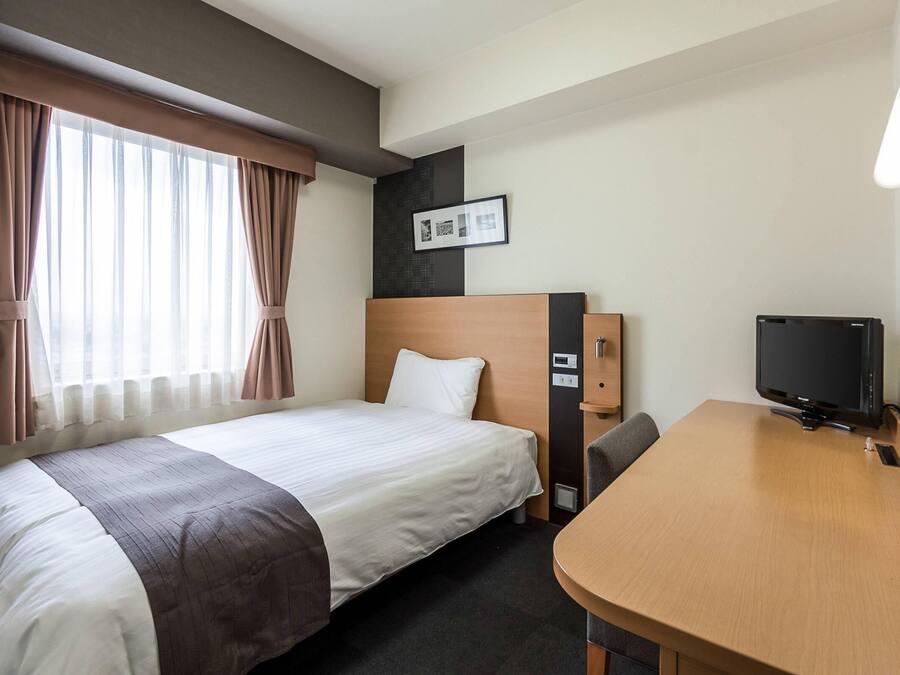 Room, 1 Katil Kelamin (Double), Non Smoking | Meja, langsir/tirai gelap terus, kalis bunyi, Wi-fi percuma