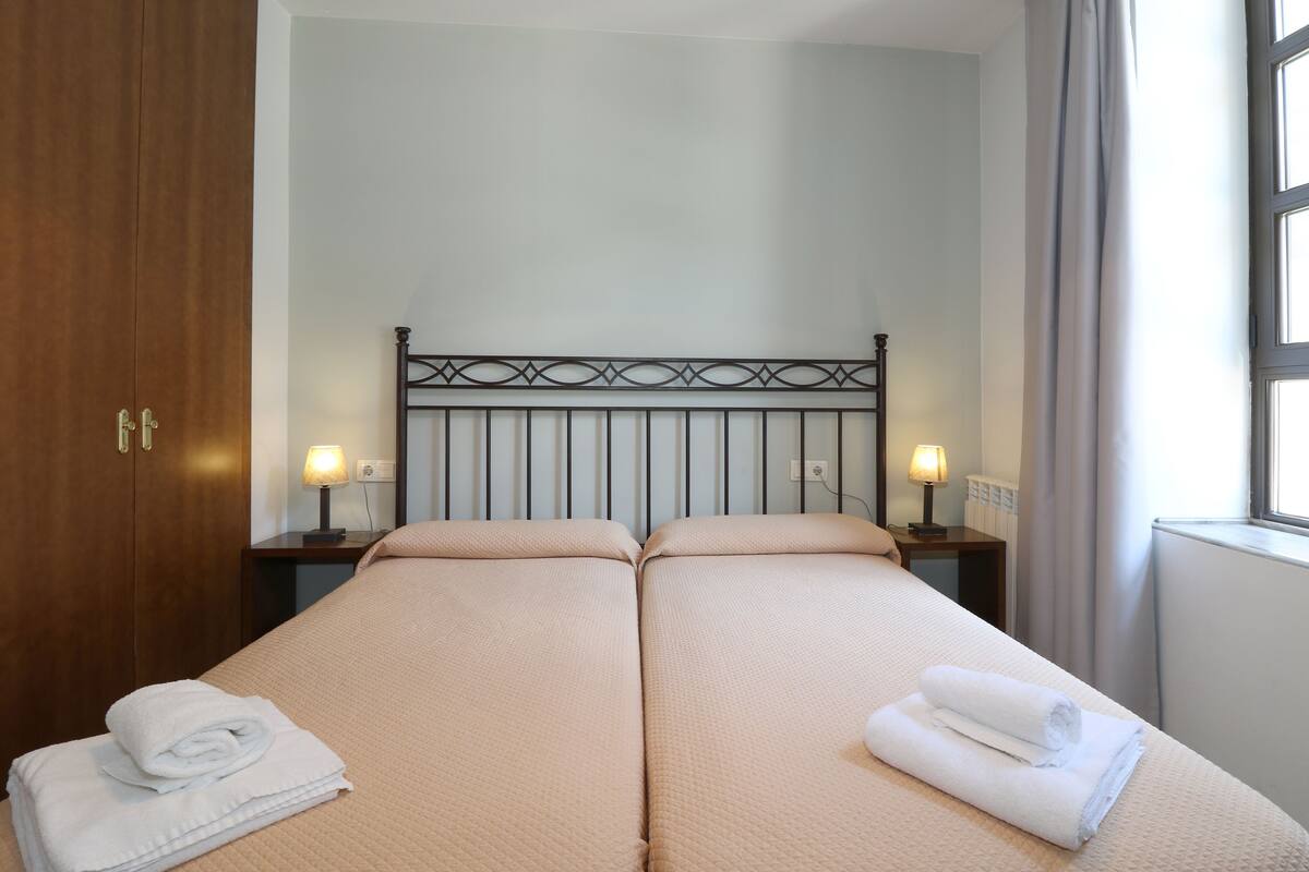 1 dormitorio, caja fuerte, cunas gratuitas y wifi gratis