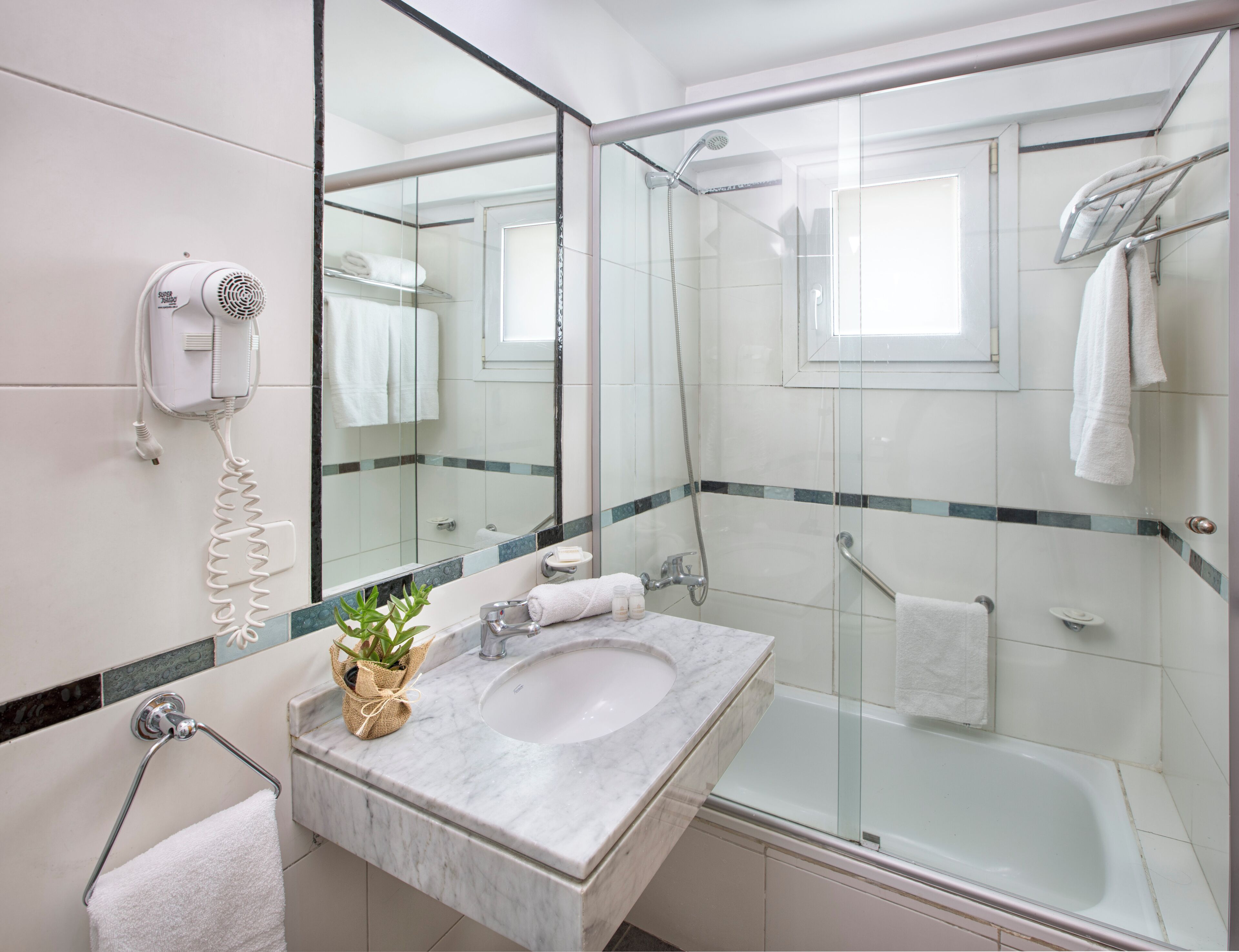 Foto - Embajador Hotel