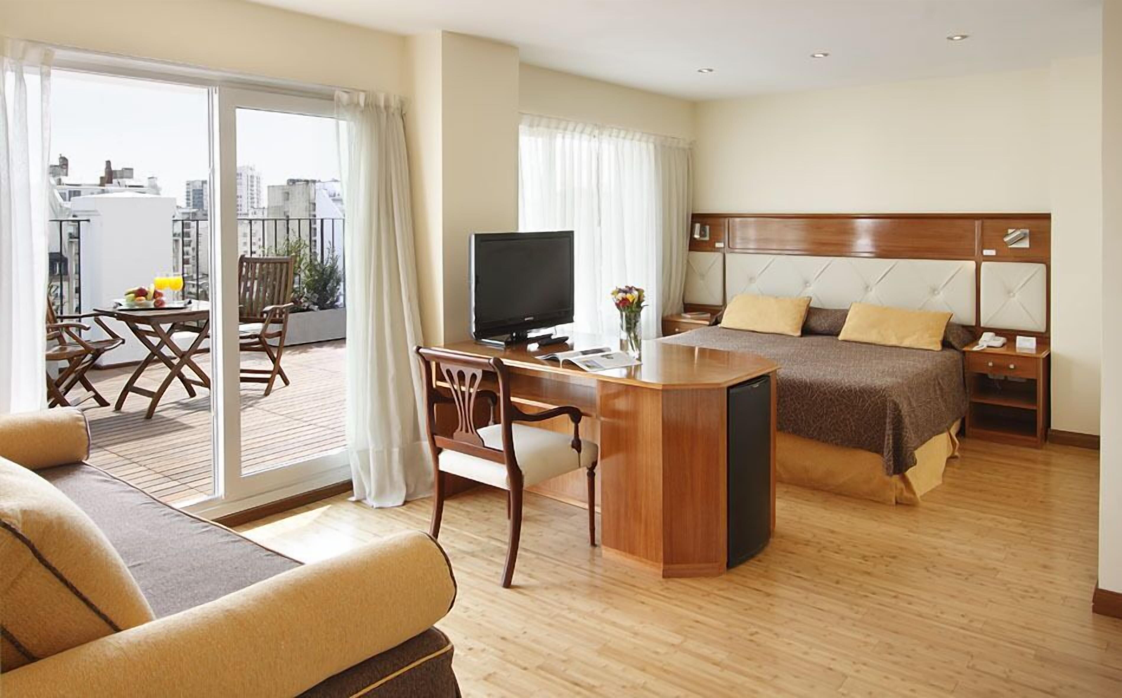 Premium bedding, pillow-top beds, minibar, in-room safe