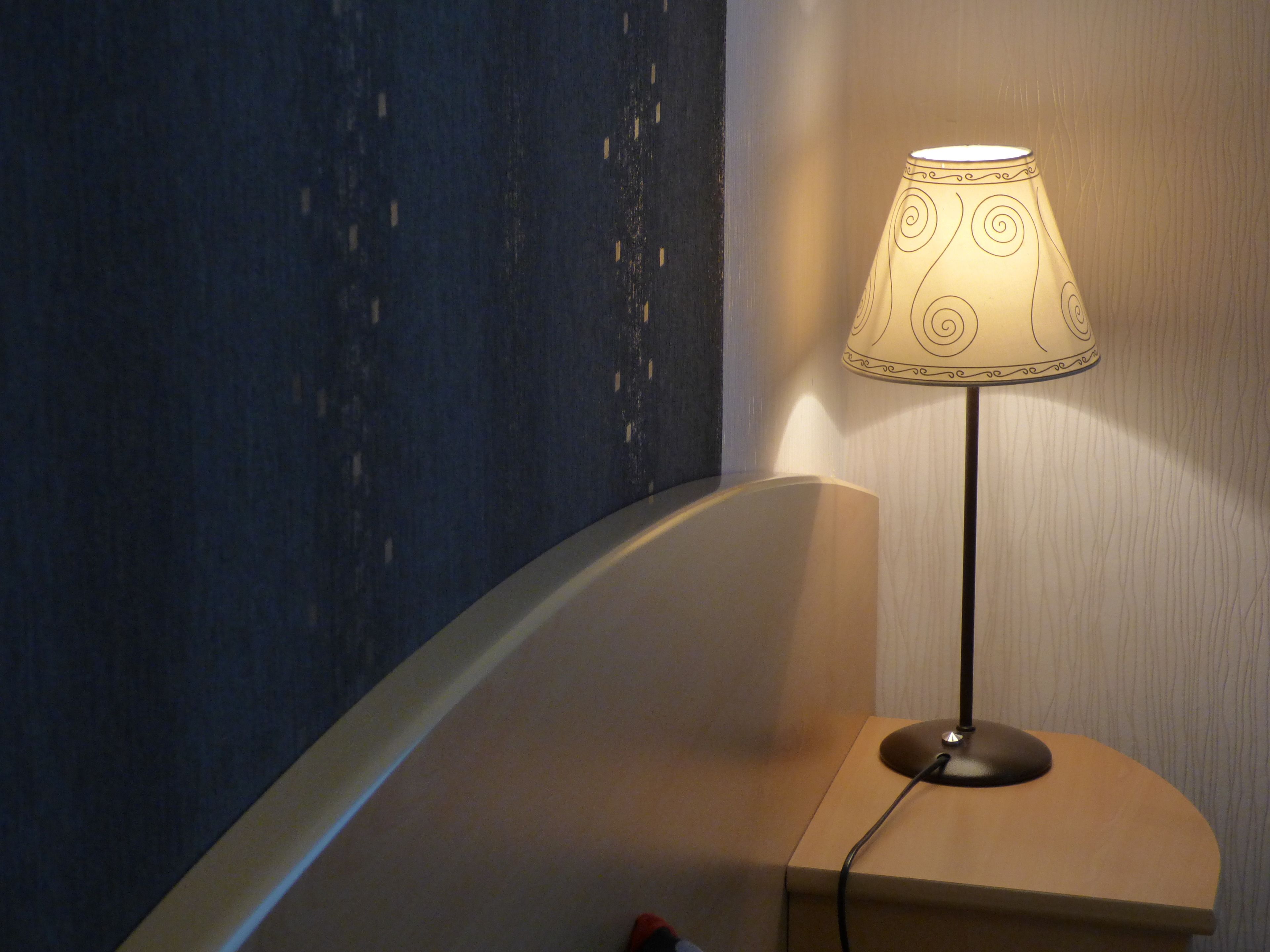 single room | desk, soundproofing, iron/ironing board, bed sheets