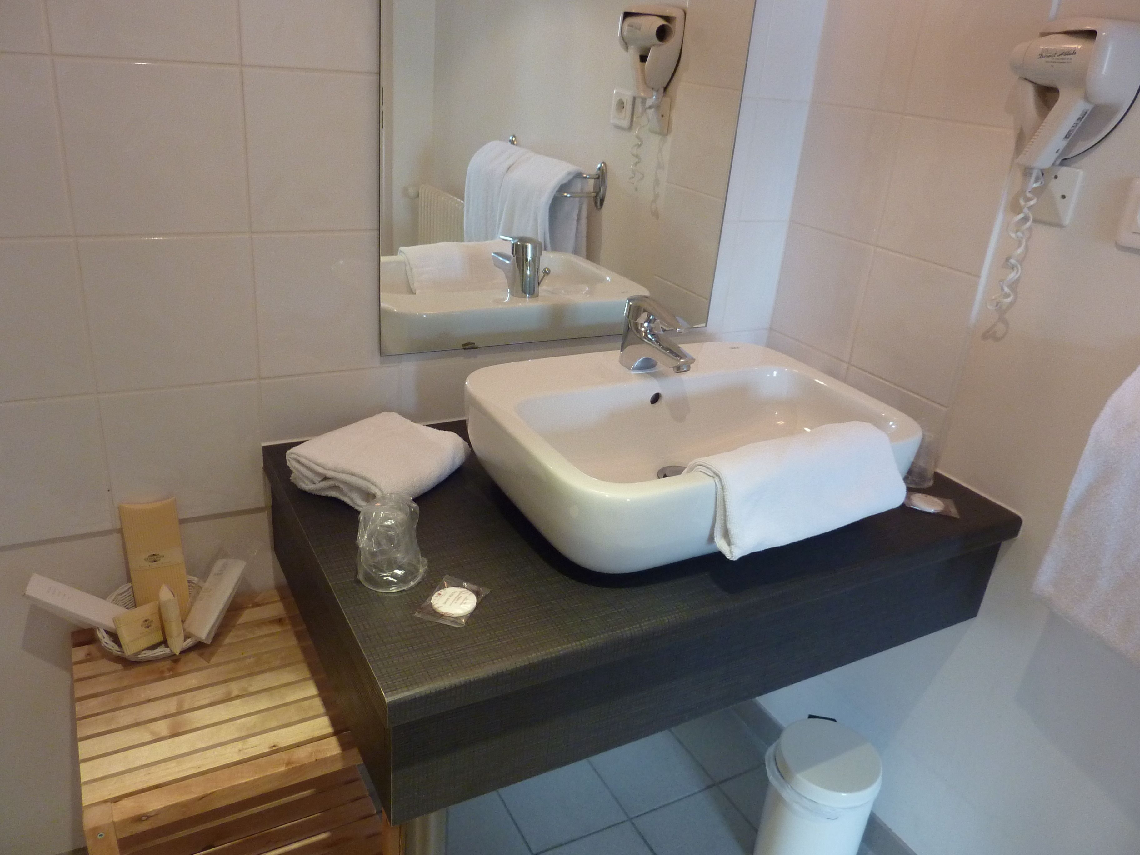 double room | desk, soundproofing, iron/ironing board, bed sheets