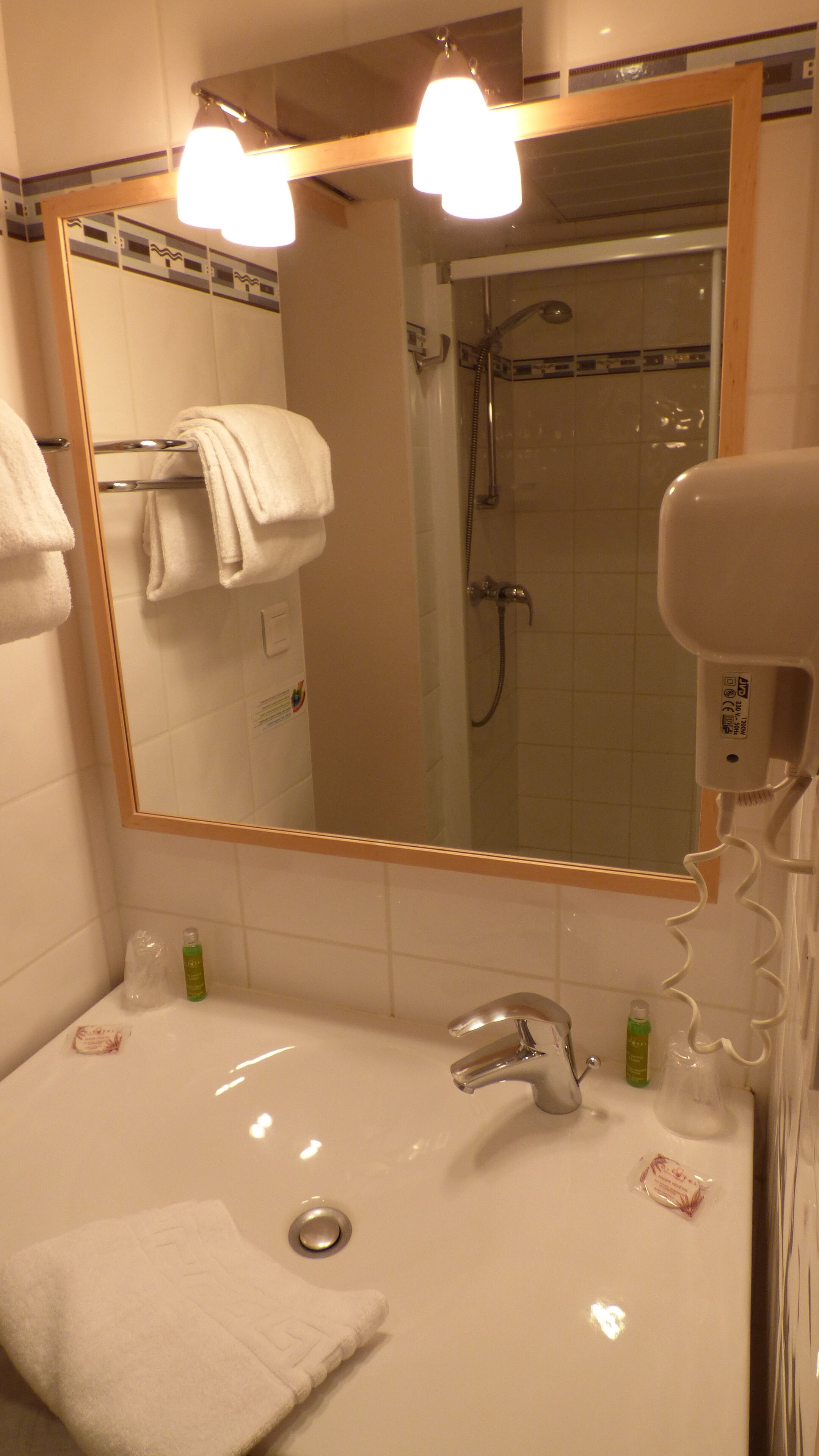 classic twin room | bathroom | free toiletries, hair dryer, towels